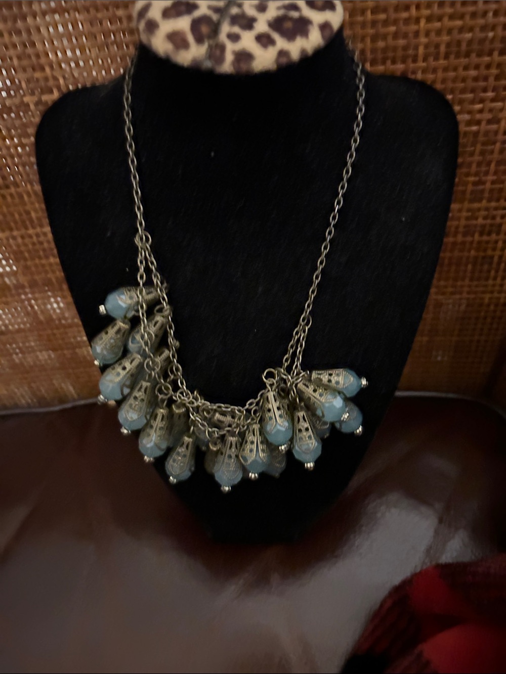 Vintage-Inspired Teardrop Pendant Necklace - Light Blue